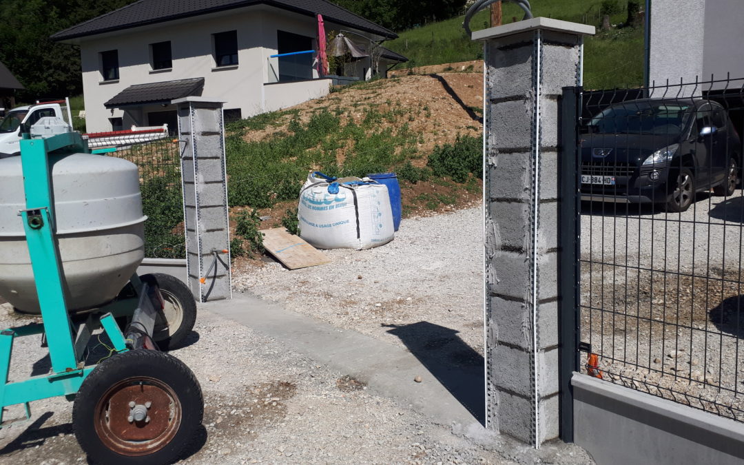 Construction piliers et longrine de portail à Méry 73